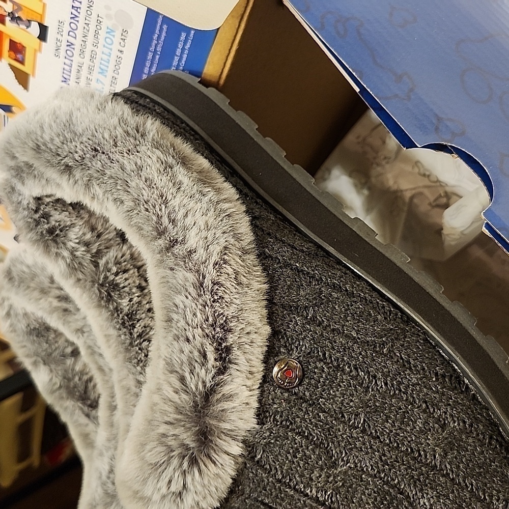 Skechers BOBS Keepsakes Ice Angel Charcoal Slippers Cable Knit Faux Fur 8.5 Wide - Picture 5 of 16